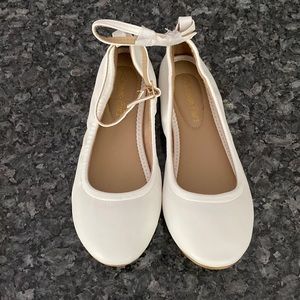 Brand New Women’s size 7.5  White Ankle Strap Ballerina Flats